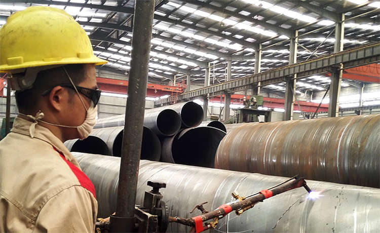 200mm螺旋焊管，DN900mm螺旋鋼管，等邊角鋼批發(fā)，鋼材場基礎(chǔ)樁基鋼護(hù)筒