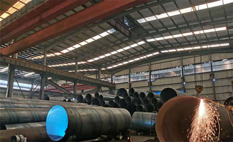 16螺旋管廠家，1424螺旋鋼管，鋼材場(chǎng)377mm螺旋焊管，426螺旋鋼管