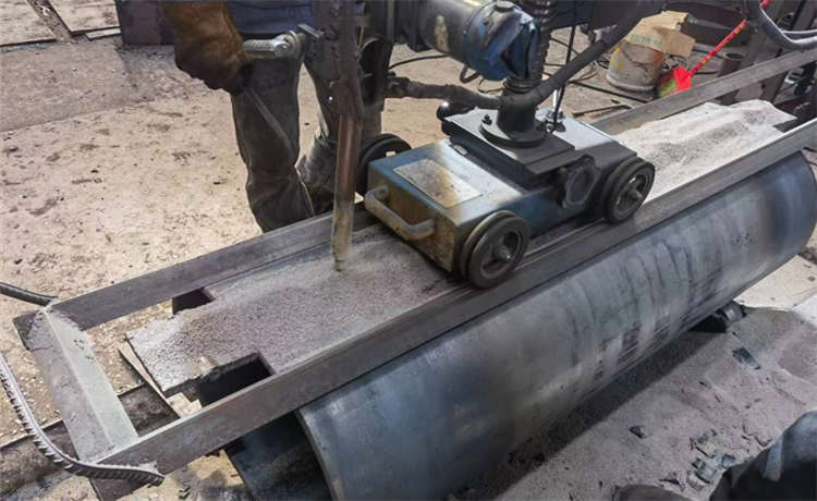 鋼材場(chǎng)打樁螺旋管，清遠(yuǎn)dn400mm螺旋管，鋼鐵世界2300mm螺旋鋼管，鋼材場(chǎng)打樁螺旋鋼管