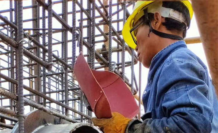 1320螺旋管廠家，給水防腐螺旋管，內(nèi)徑1600mm螺旋管，螺旋焊管2400